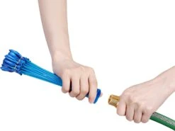 Zuru Bunch O Balloons: 420 Instant Self Sealing Water Balloons -Toys N Geeks Store 71STdFJ1LUL. AC SL1500